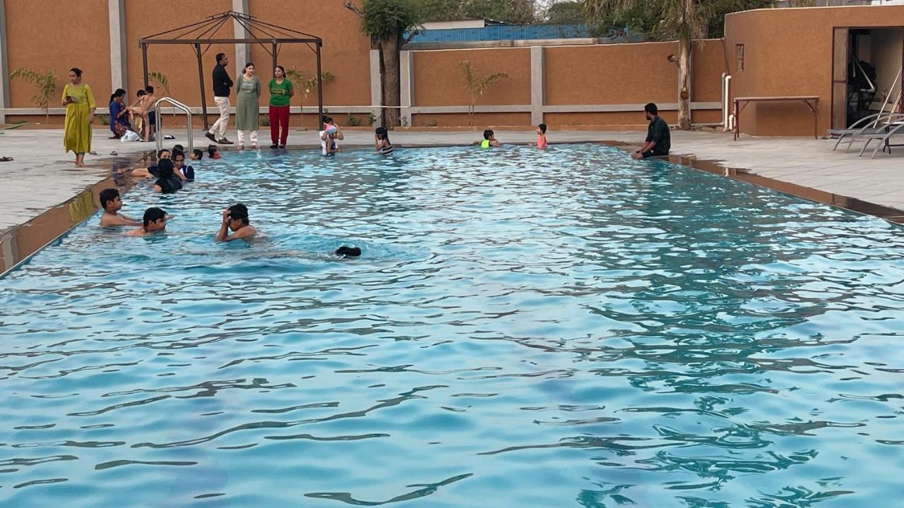 Heaven 7 Hotel & Resort Himatnagar Kültér fotó