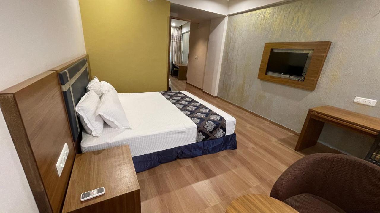 Heaven 7 Hotel & Resort Himatnagar Kültér fotó