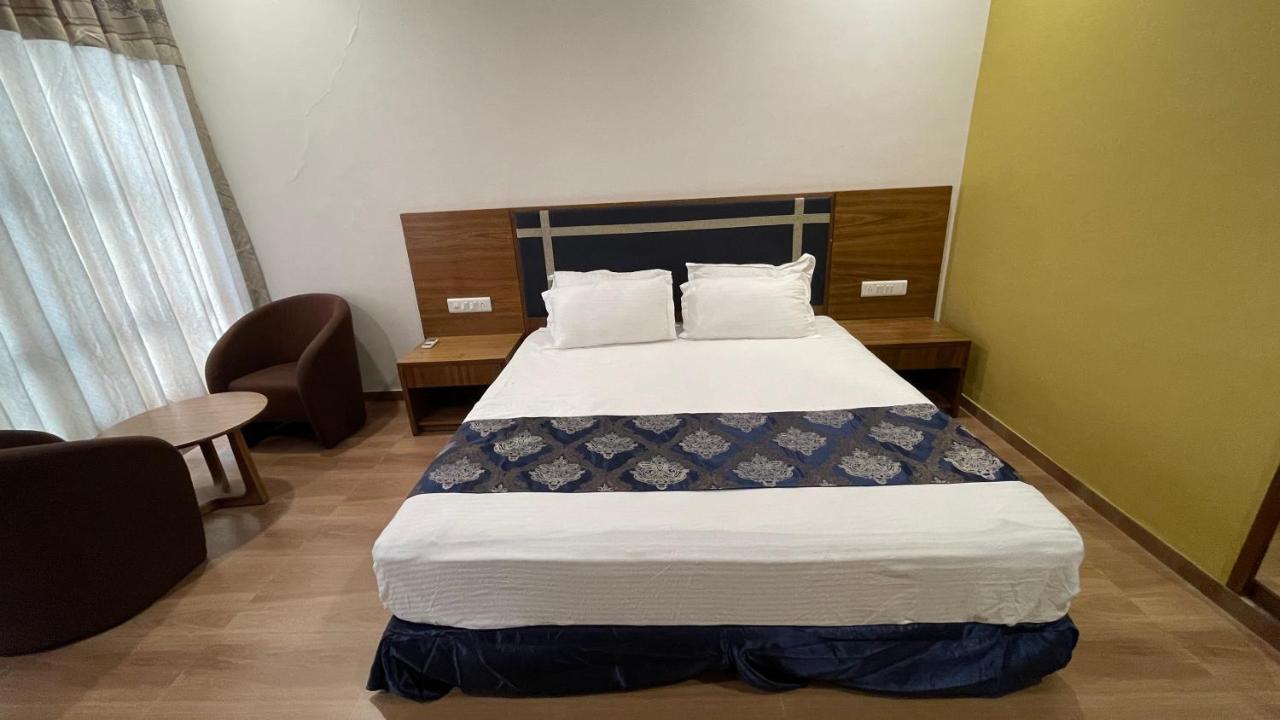 Heaven 7 Hotel & Resort Himatnagar Kültér fotó