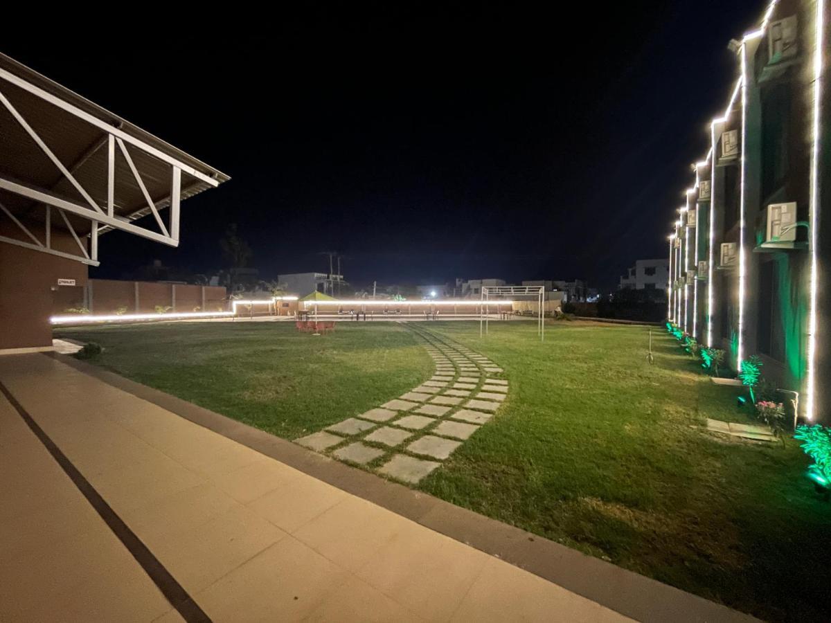 Heaven 7 Hotel & Resort Himatnagar Kültér fotó