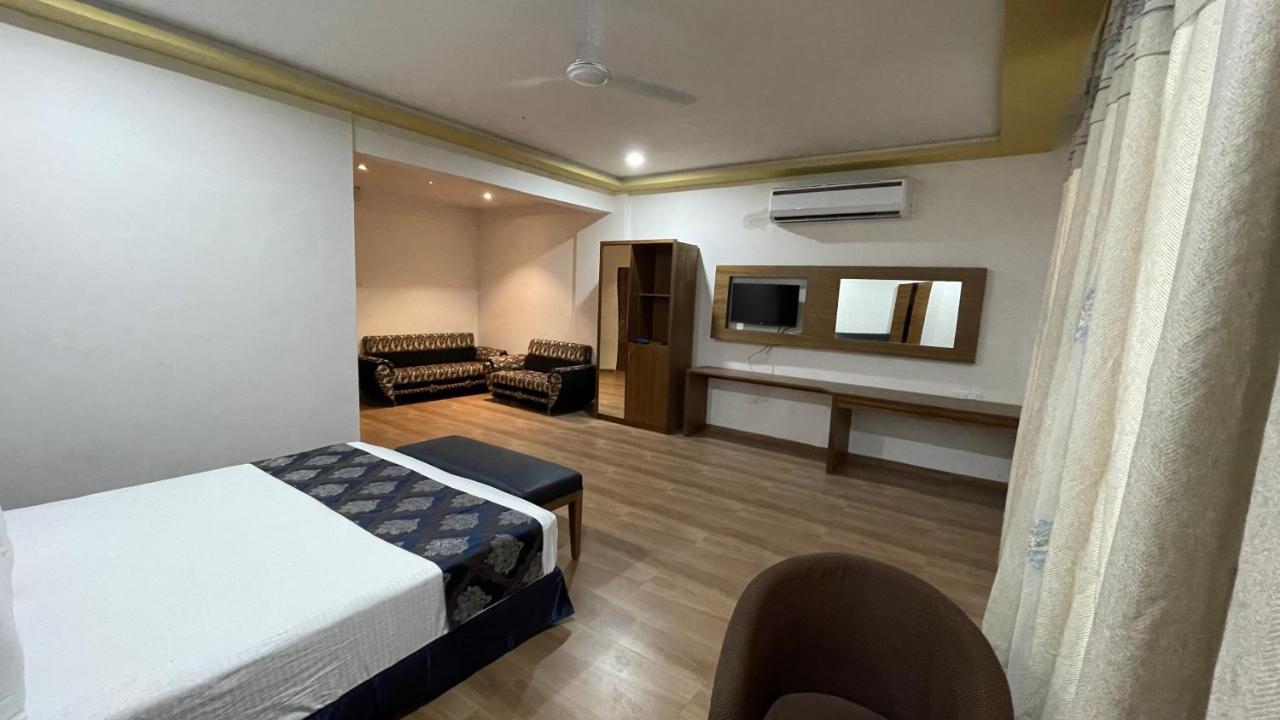 Heaven 7 Hotel & Resort Himatnagar Kültér fotó