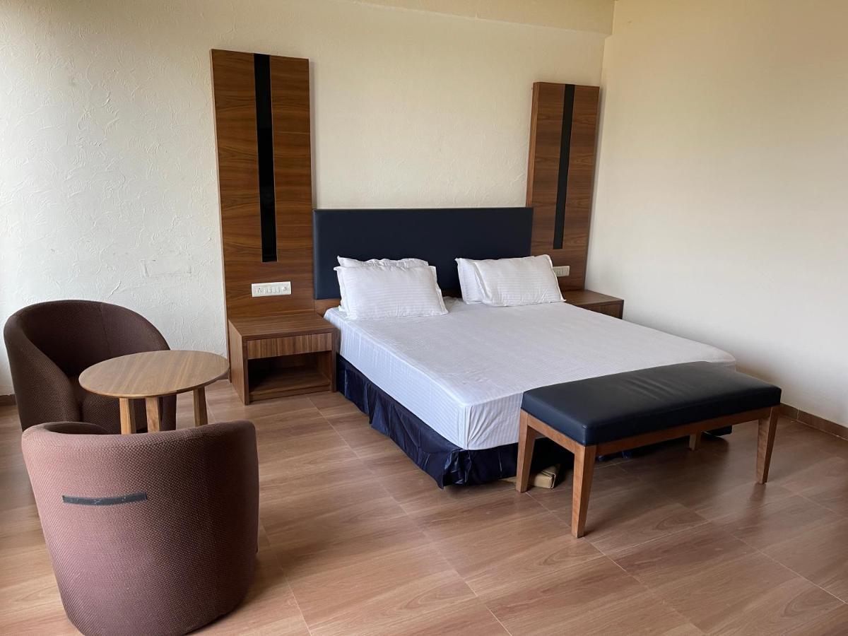 Heaven 7 Hotel & Resort Himatnagar Kültér fotó
