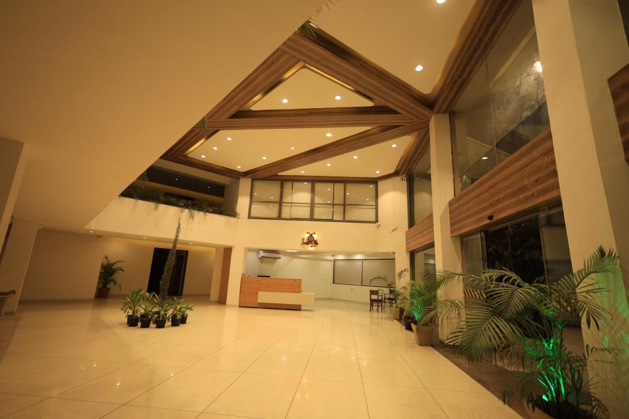 Heaven 7 Hotel & Resort Himatnagar Kültér fotó
