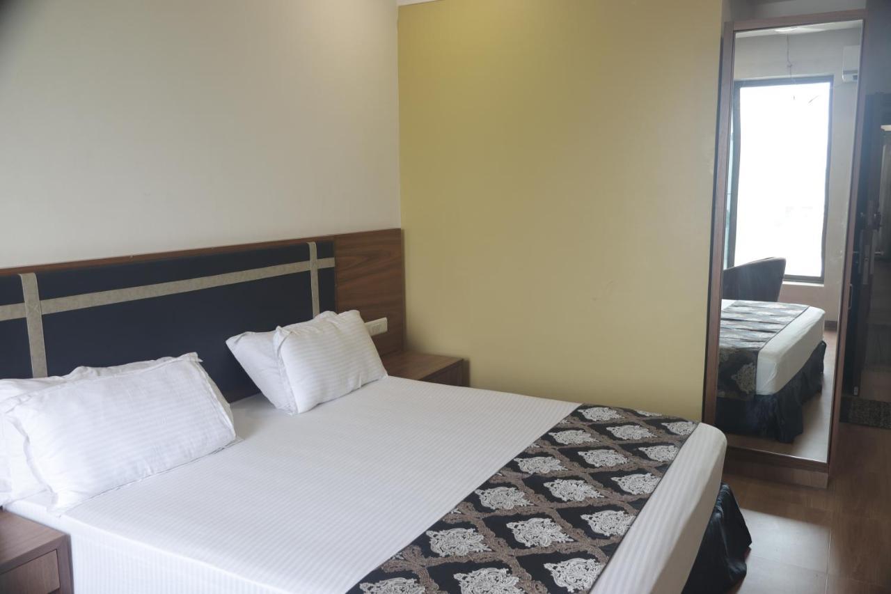 Heaven 7 Hotel & Resort Himatnagar Kültér fotó